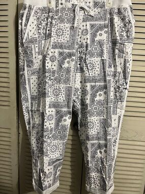 Style&co Women's Utility Pant Straight Leg Mid Rise Drawstring Paisley White